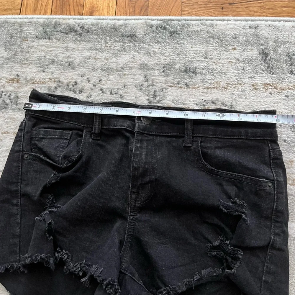 Like 🆕 Old Navy black distressed boyfriend shorts